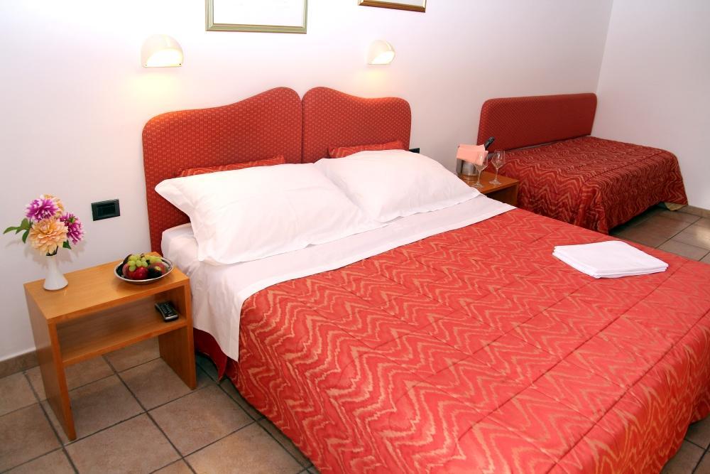 Family Hotel Como ריביסונדולי מראה חיצוני תמונה